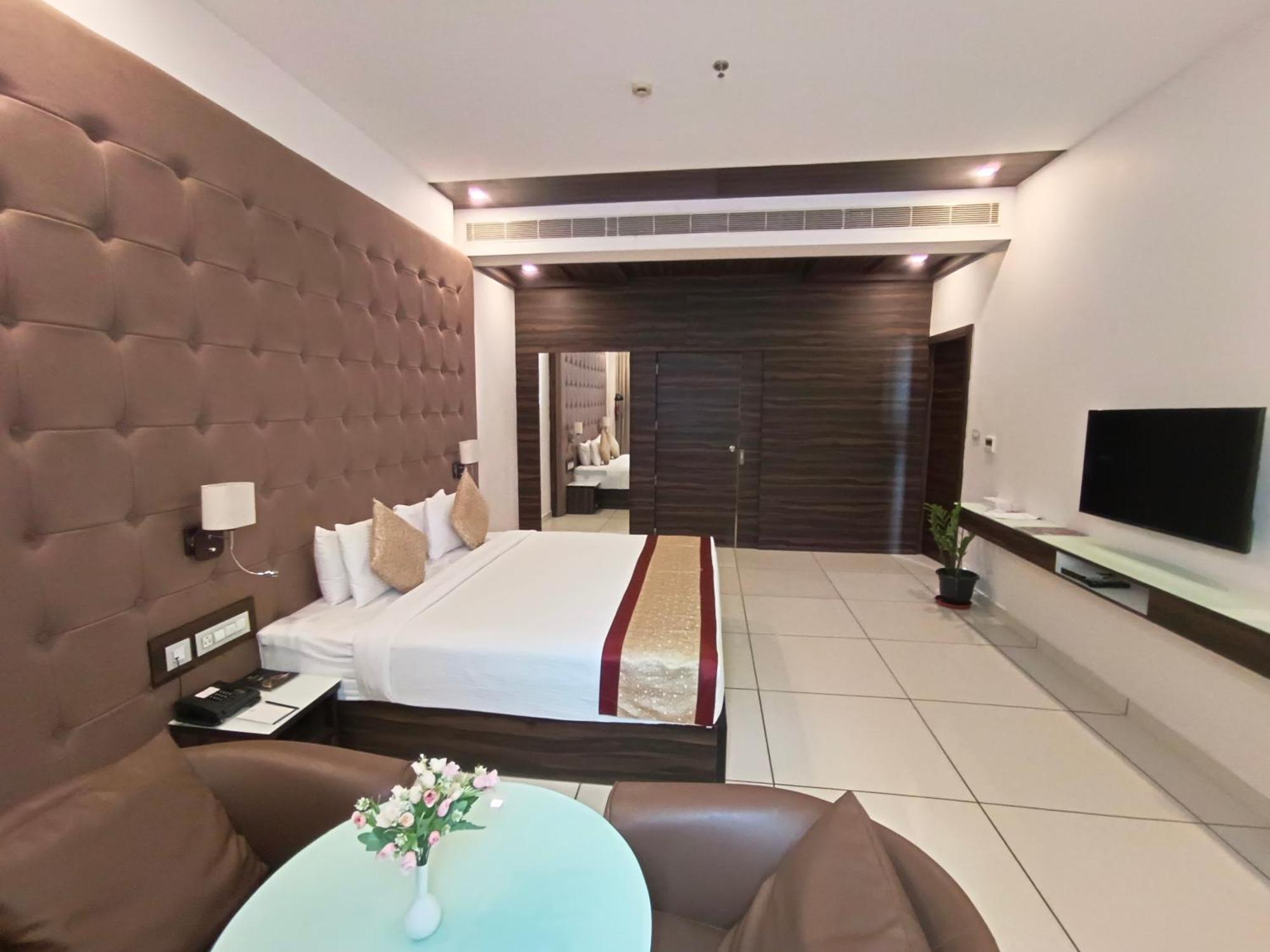 Blue Serene Resort Ґуруваюр Екстер'єр фото
